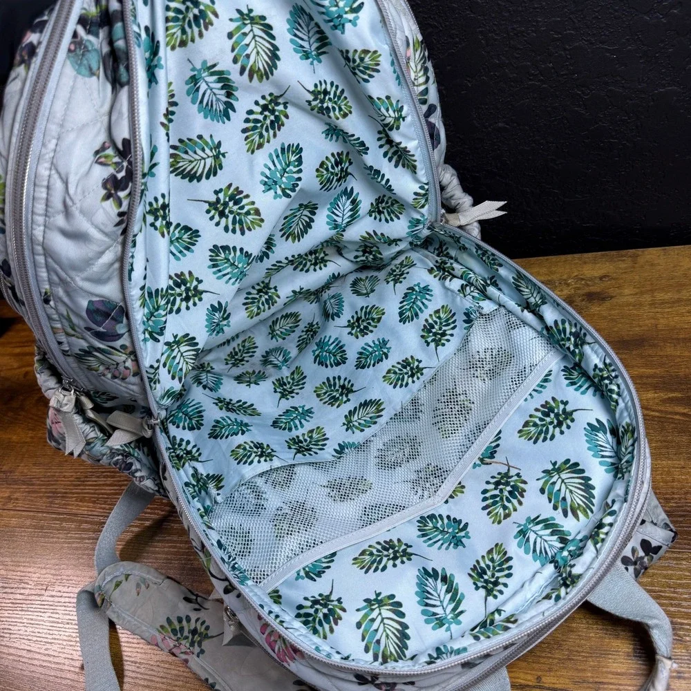 Vera‎ Bradley Quilted Floral Light Gray Cotton Backpack Womens Large